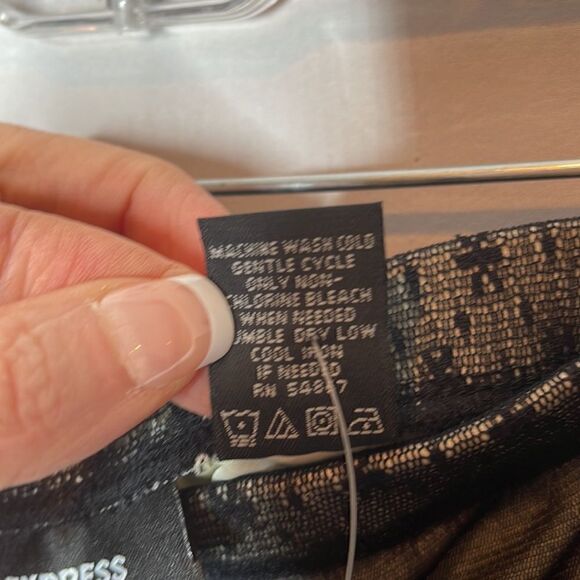 Express Black Sheer Lace Ruffle Peplum Pencil Skirt. Size Medium. - Picture 11 of 12